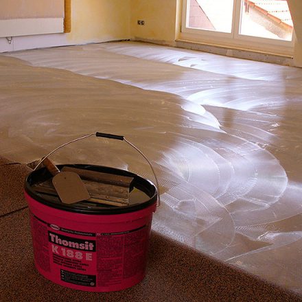  Processing floor covering